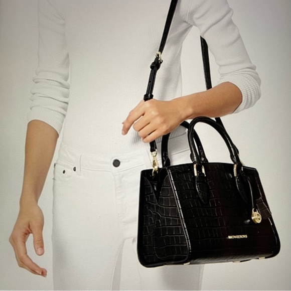 DETAILS
NWT Michael Kors Zoe Embossed Leather
Medium Satchel Handbag Black - Picture 4 of 6